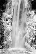 Multnomah Falls 13-3715 bw